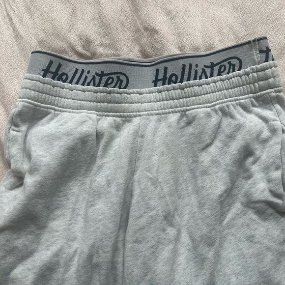 Hollister high-rise joggers size small - Picture 2 of 3